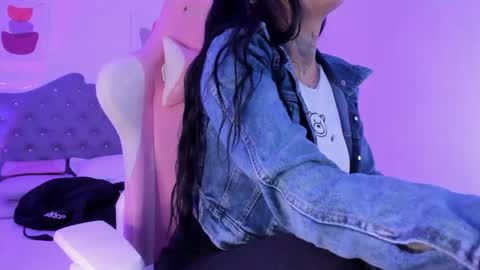 Snapshot of _sharloth chatting on 09/26/25, 01:04 Sharlot online show from 09/26/25, 01:04