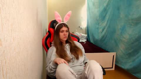 Mari online show from 10/23/25, 01:54