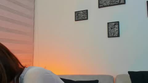 _silvia_vega_ online show from 12/14/25, 11:53