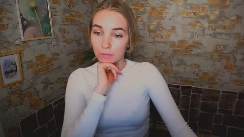Snapshot of _snow_queen__ chatting on 02/20/25, 04:36 Rachel online show from 02/20/25, 04:36