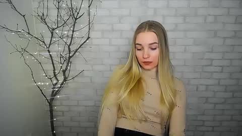Snapshot of _snow_queen__ chatting on 03/03/25, 05:18 Rachel online show from 03/03/25, 05:18