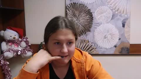 Sofi online show from 12/20/24, 09:39