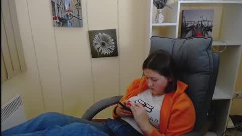 Sofi online show from 02/24/25, 02:30