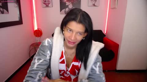 Sofia online show from 01/05/25, 01:04