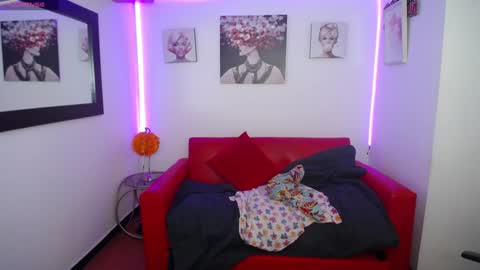 Sofia online show from 01/07/25, 04:16