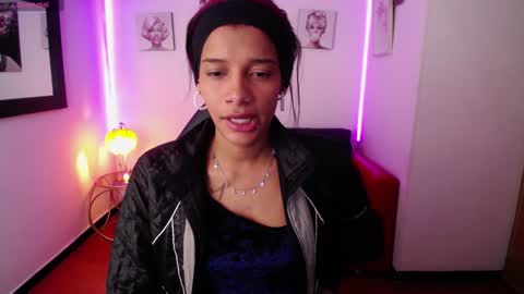 Sofia online show from 02/06/25, 02:22