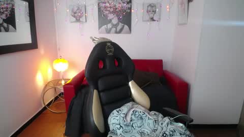 Sofia online show from 02/13/25, 02:12