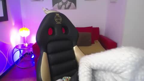 Sofia online show from 03/11/25, 03:05