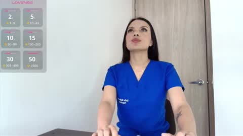 Snapshot of _sofiadeluxe_ chatting on 09/29/25, 11:37 SOFIA DELUXE   online show from 09/29/25, 11:37