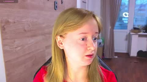 Snapshot of _sofiy_milashka chatting on 10/24/25, 03:25 Sofiy online show from 10/24/25, 03:25