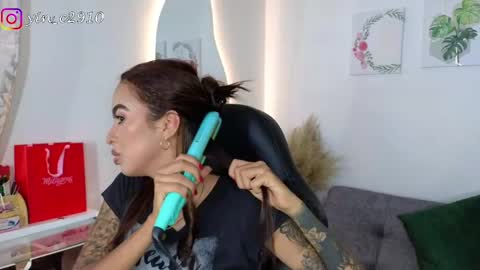 Snapshot of _sophiebrown__ chatting on 01/13/25, 01:02 Andrea The Next Stream Wednesday online show from 01/13/25, 01:02