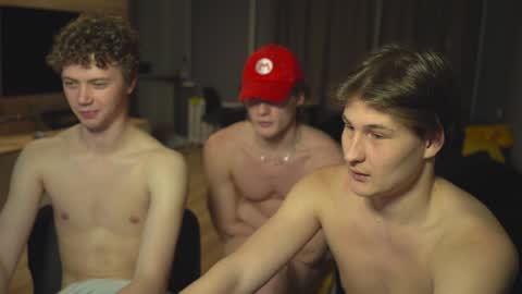 OLIVERpvt is open online show from 12/02/24, 04:09