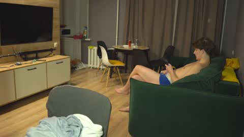 OLIVERpvt is open online show from 12/03/24, 12:59