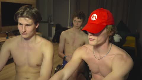 OLIVERpvt is open online show from 12/05/24, 04:12