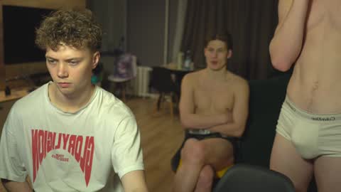 OLIVERpvt is open online show from 12/08/24, 01:03
