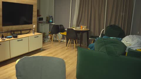 OLIVERpvt is open online show from 12/24/24, 03:05