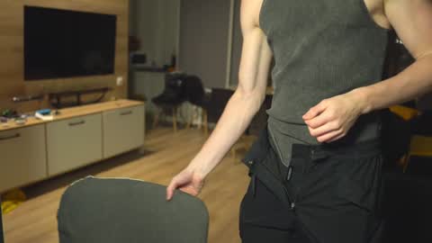 OLIVERpvt is open online show from 01/06/25, 01:08