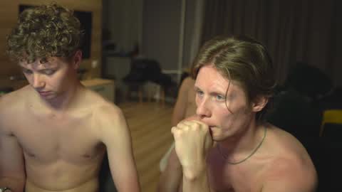 OLIVERpvt is open online show from 01/06/25, 04:13