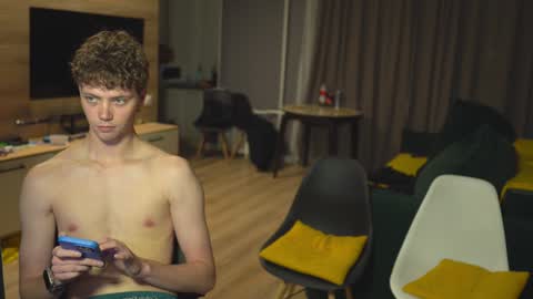 OLIVERpvt is open online show from 01/07/25, 04:05