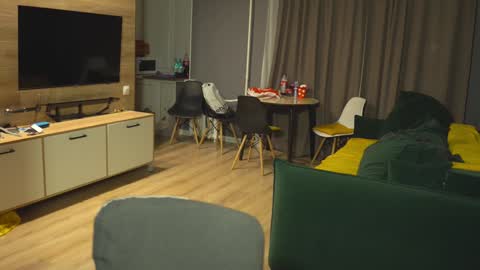 OLIVERpvt is open online show from 01/09/25, 04:08
