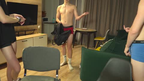 OLIVERpvt is open online show from 01/15/25, 01:09