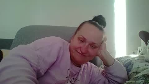 Snapshot of _squirty_pussyyy_ chatting on 10/08/25, 01:53 Melisa online show from 10/08/25, 01:53