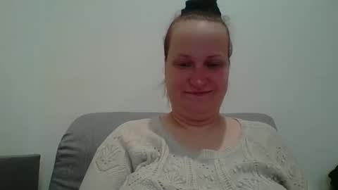 Snapshot of _squirty_pussyyy_ chatting on 10/09/25, 03:04 Melisa online show from 10/09/25, 03:04