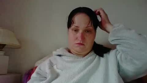 Snapshot of _squirty_pussyyy_ chatting on 12/17/25, 10:21 Melisa online show from 12/17/25, 10:21