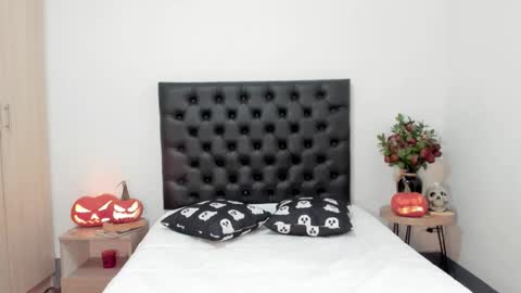 Sussi online show from 10/27/25, 01:48