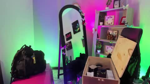 Snapshot of _sweet_kuromi chatting on 09/27/25, 03:33 Kuromi online show from 09/27/25, 03:33