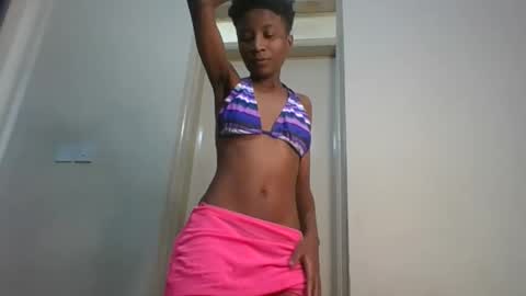Snapshot of _sweetebony_r chatting on 06/10/26, 07:07 _sweetebony_r online show from 06/10/26, 07:07