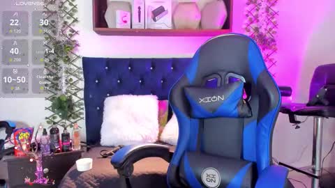 Snapshot of _taylor_black chatting on 11/29/25, 10:02 Taylor online show from 11/29/25, 10:02