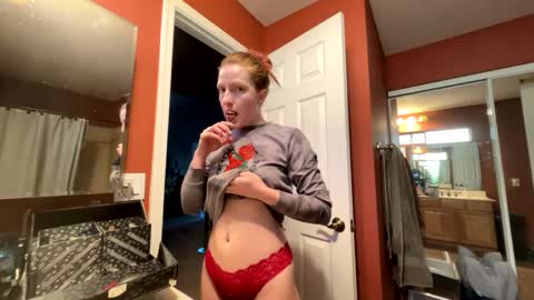 Snapshot of _thatariesbitch chatting on 12/18/24, 11:08 Goddess Aries online show from 12/18/24, 11:08
