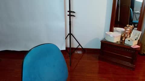 Snapshot of _the_dark_side_of_the_moon_ chatting on 09/28/25, 04:29 _the_dark_side_of_the_moon_ online show from 09/28/25, 04:29