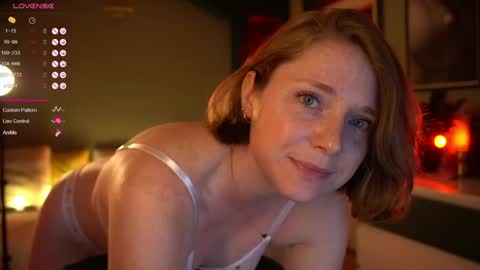 Evi online show from 04/19/26, 05:56
