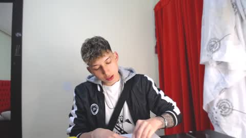Thomas online show from 01/01/25, 09:31
