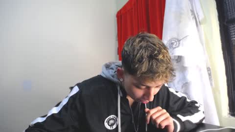Thomas online show from 01/12/25, 09:51