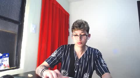 Thomas online show from 02/04/25, 03:36