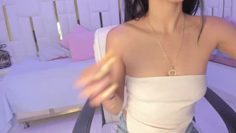 Snapshot of _tinyrousse_ chatting on 09/29/25, 07:30 Rousse online show from 09/29/25, 07:30