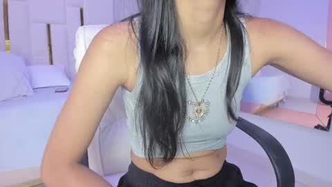 Snapshot of _tinyrousse_ chatting on 10/03/25, 07:22 Rousse online show from 10/03/25, 07:22