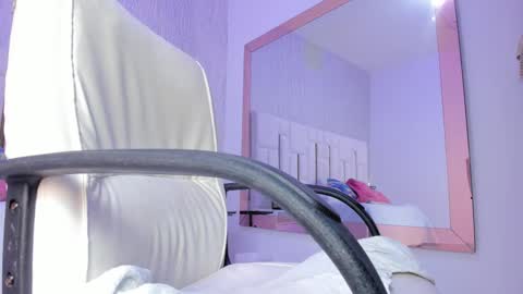 Snapshot of _tinyrousse_ chatting on 10/04/25, 07:01 Rousse online show from 10/04/25, 07:01