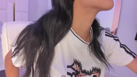 Snapshot of _tinyrousse_ chatting on 10/21/25, 07:36 Rousse online show from 10/21/25, 07:36