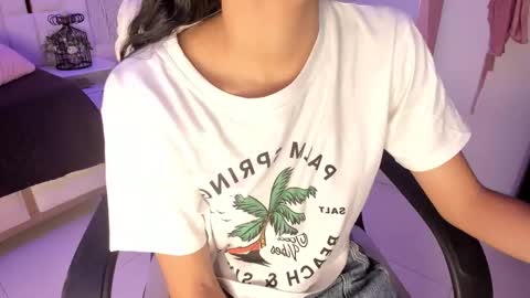 Snapshot of _tinyrousse_ chatting on 11/06/25, 07:15 Rousse online show from 11/06/25, 07:15