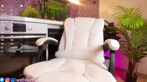 Julia online show from 09/26/25, 03:32