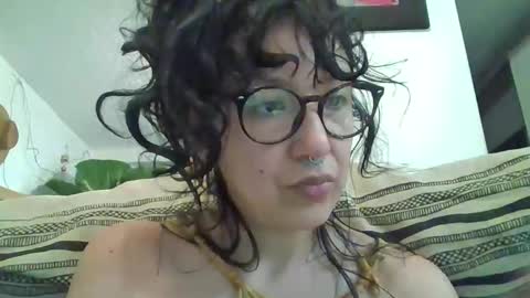 _tutti_frutti_ online show from 11/19/25, 01:27