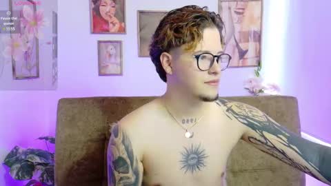 _tyleer_ online show from 09/17/25, 05:03