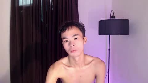 Snapshot of _urhotjessie_ chatting on 12/13/25, 11:54 jessie online show from 12/13/25, 11:54