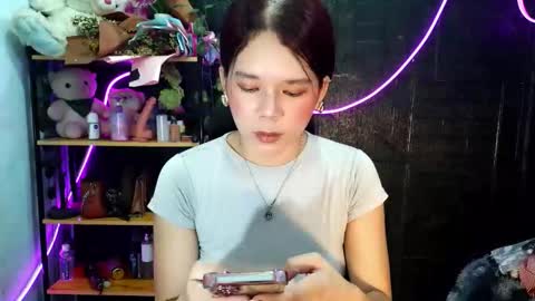 Snapshot of _urpetitegirl chatting on 05/26/26, 06:09 _urpetitegirl online show from 05/26/26, 06:09