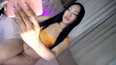 Snapshot of _ursweetapple_ chatting on 12/19/24, 04:46 MS. apple online show from 12/19/24, 04:46