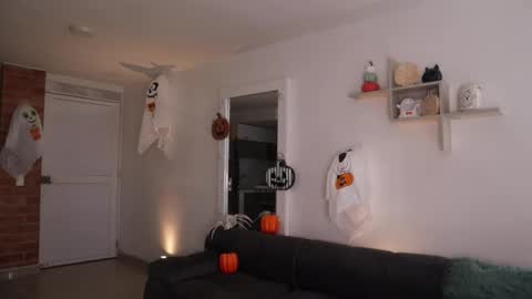 Snapshot of _vahos chatting on 10/28/25, 05:15 Anastasia Vahos online show from 10/28/25, 05:15